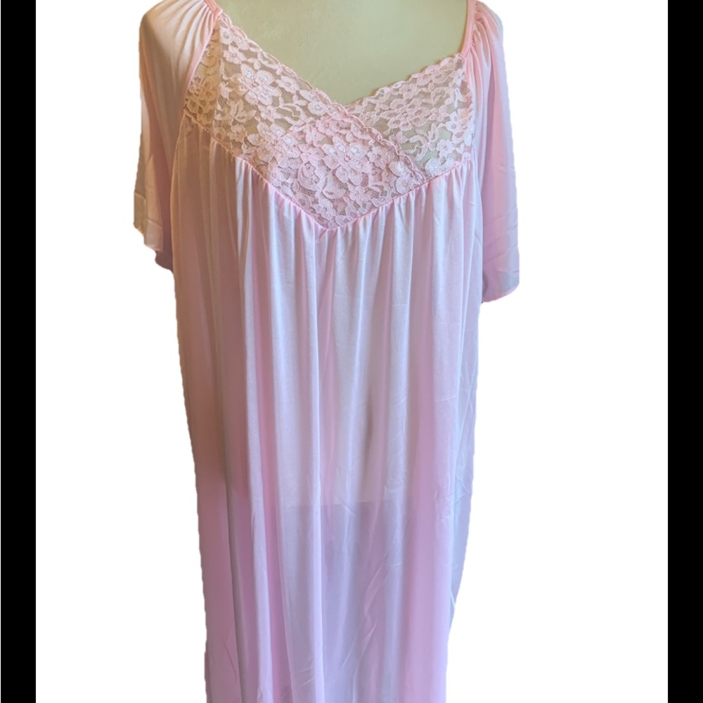 CW Classics Nightgown Size 4X  Pink Pullover Beautiful Lace Neckline NWOT